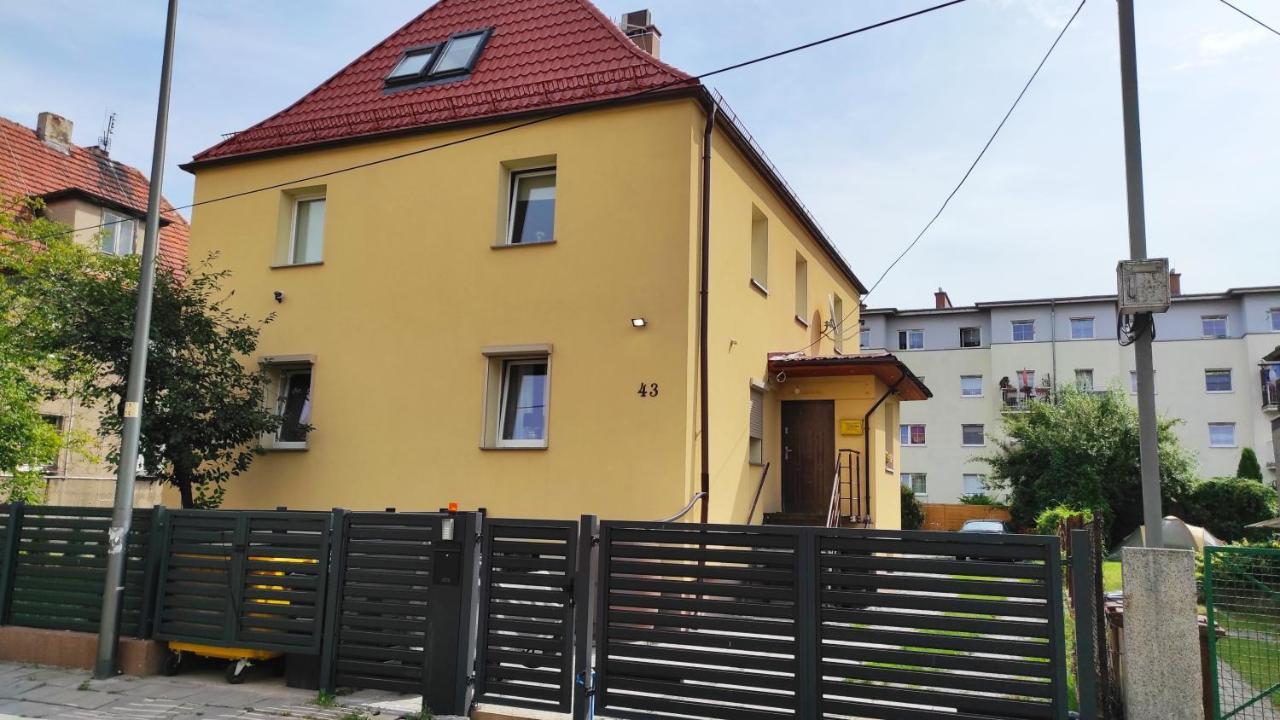 Przy Wroclawskim Stadionie Apartment *